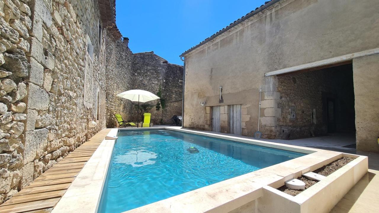 La Maison Bleue Céreste المظهر الخارجي الصورة